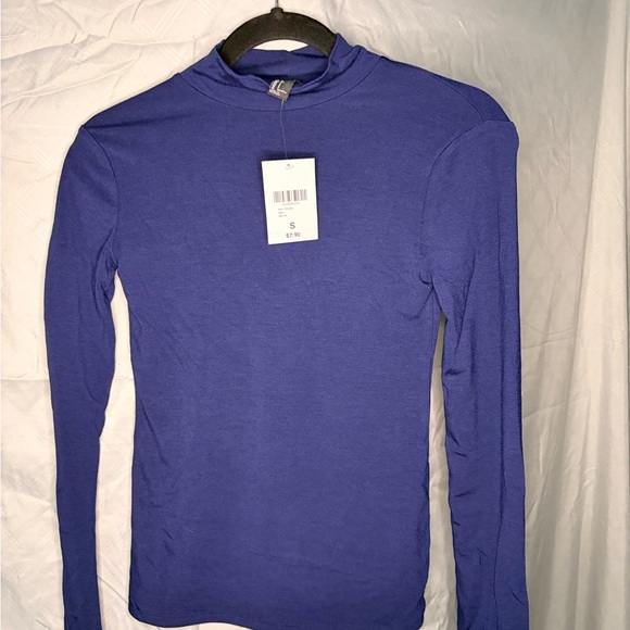 Forever 21 Tops - 2 for $5: NWT F21 Turtle Necks